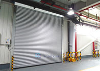 Carga de viento de las puertas de la seguridad industrial del taller del panel de la aleación de aluminio los 30m máximos/s