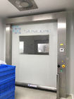 El hospicio moderno de alta velocidad rueda para arriba el trabajo de aluminio del marco de la puerta en la máquina