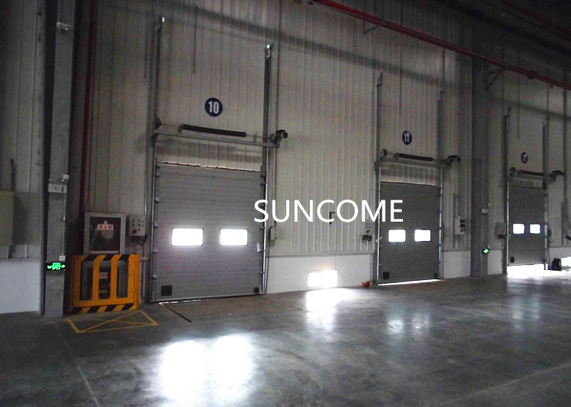 Puertas seccionales aisladas del garaje de la espuma de poliuretano