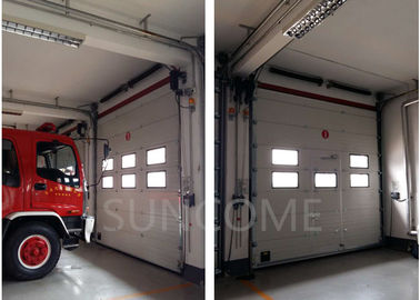China El panel de bocadillo aislado 40m m seccional industrial de alta velocidad de la caja fuerte de las puertas fábrica