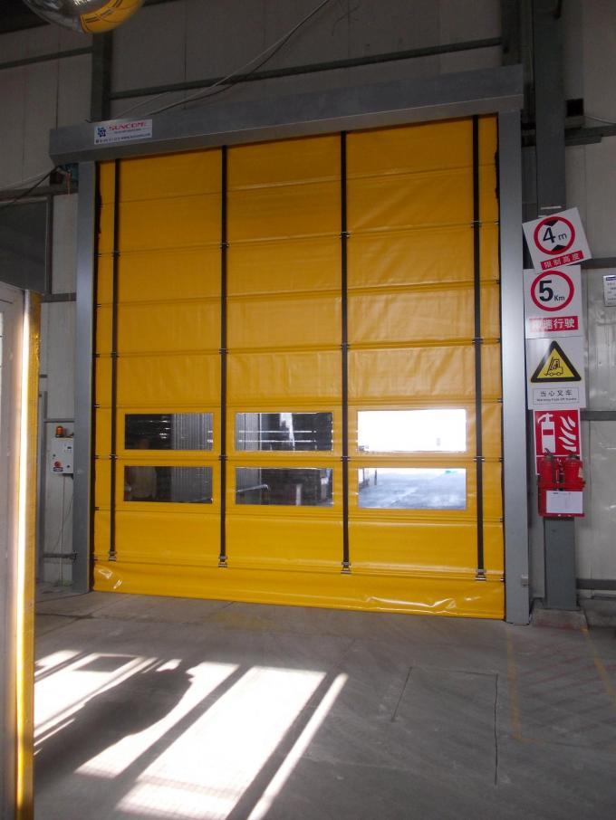 PVC que apila la puerta de plegamiento industrial de la persiana rápidamente enrrollable de las puertas del garaje