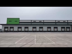 equipo de carga en el área de la bahía de carga para su uso en aplicaciones