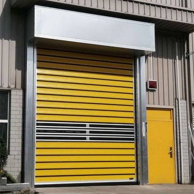 Puertas automáticas de aluminio de alto rendimiento con persianas industriales de rodillo AC 220V