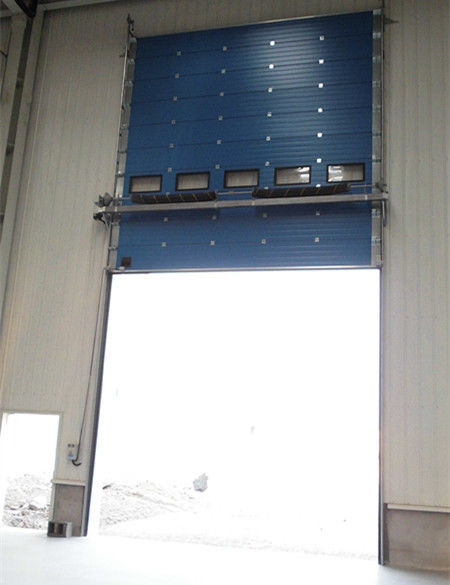 El panel de bocadillo aislado 40m m seccional industrial de alta velocidad de la caja fuerte de las puertas