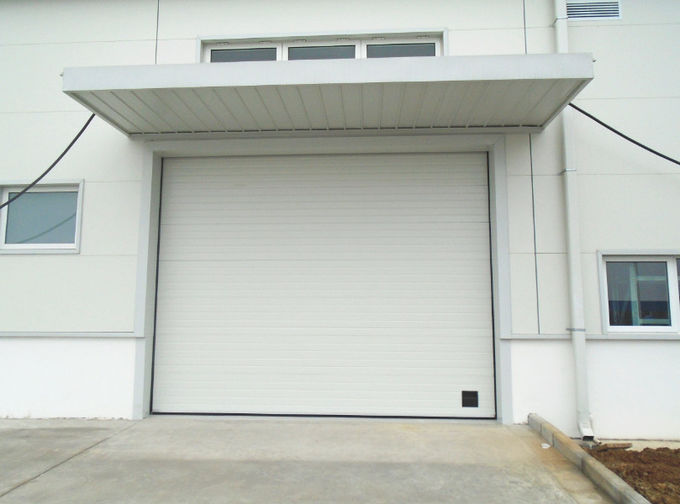 Puertas de arriba del garaje de las puertas de arriba seccionales industriales de alta frecuencia del motor
