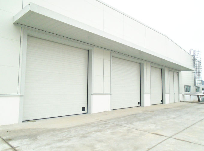 220V-240V puertas de arriba industriales automáticas, puertas seccionales aisladas del garaje