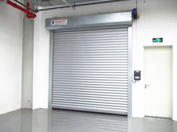 Puerta inoxidable de la seguridad industrial del marco de acero 304 para las áreas de la carga de viento